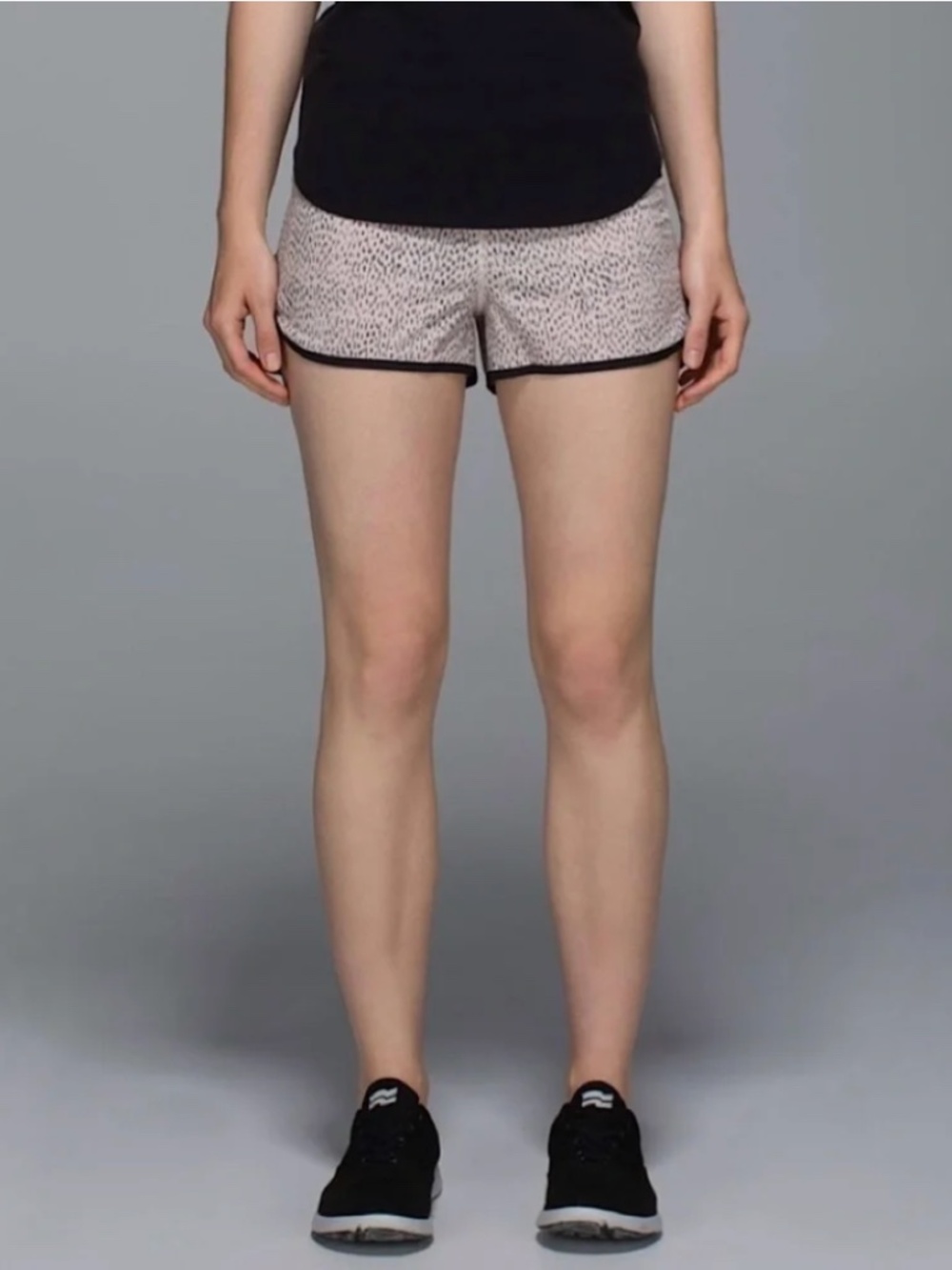 Lululemon Athletica Speed Up Dottie Dash Tan & Black Printed Athletic Shorts